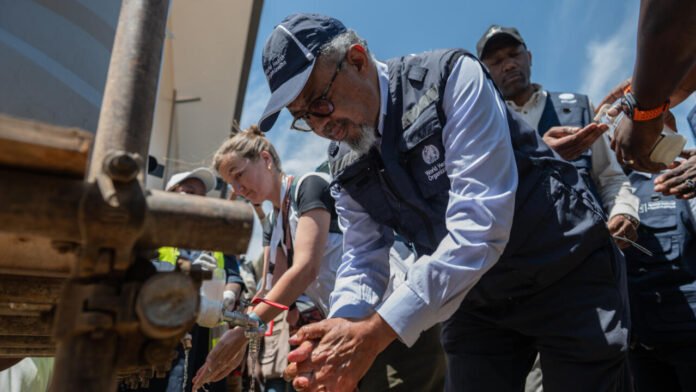 Ebola : en visite en RDC, le patron de l'OMS estime qu'il est possible de "mettre fin à l'épidémie"