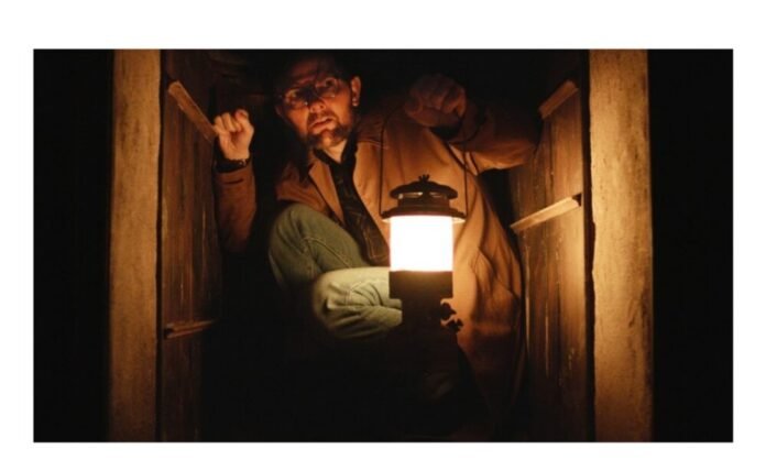 Hokum : Adam Scott (Severance) bascule dans l’horreur, et c’est réussi Hokum : Adam Scott (Severance) bascule dans l’horreur, et c’est réussi