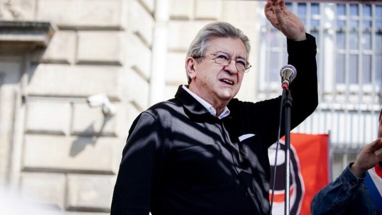 Jean-Luc Mélenchon, invité du "20 heures" de TF1 dimanche, doit officialiser sa candidature pour la présidentielle 2027