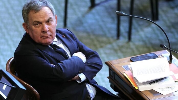 L'immunité du sénateur Francis Szpiner levée en vue de son placement en garde à vue, dans le cadre d'une enquête pour corruption