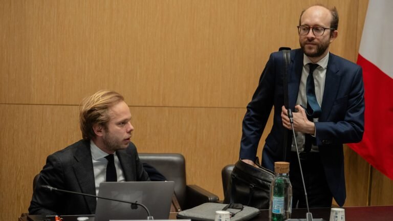 L'objectif était "de préparer les esprits à la privatisation de l'audiovisuel public", déplore le président de la commission d'enquête