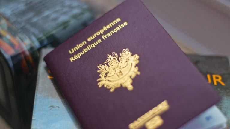 La justice a tranché: une compagnie aérienne ne peut pas refuser un passager muni d'un passeport périmé pour voyager en Europe