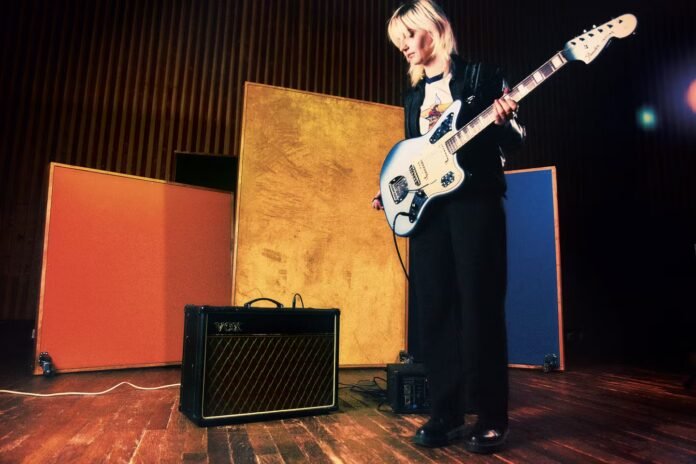 Marion Brunetto, la femme derrière Requin Chagrin et son rock en nage libre
