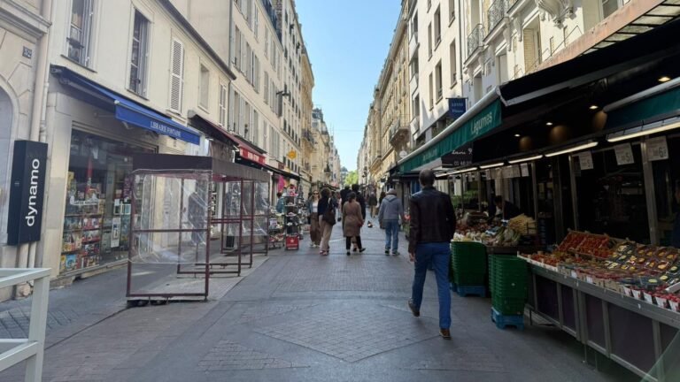 REPORTAGE. "Pourquoi on n'aurait pas le droit d'ouvrir ?" : à Paris, des commerçants passent outre le 1er-Mai chômé