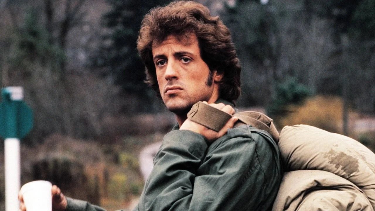 Rambo : bonne nouvelle pour les fans ! On sait enfin quand sortira le nouveau film de la mythique saga d’action avec Stallone Rambo : bonne nouvelle pour les fans ! On sait enfin quand sortira le nouveau film de la mythique saga d’action avec Stallone
