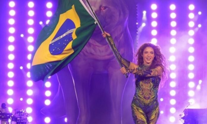 Shakira en concert gratuit à Copacabana, Rio de Janeiro