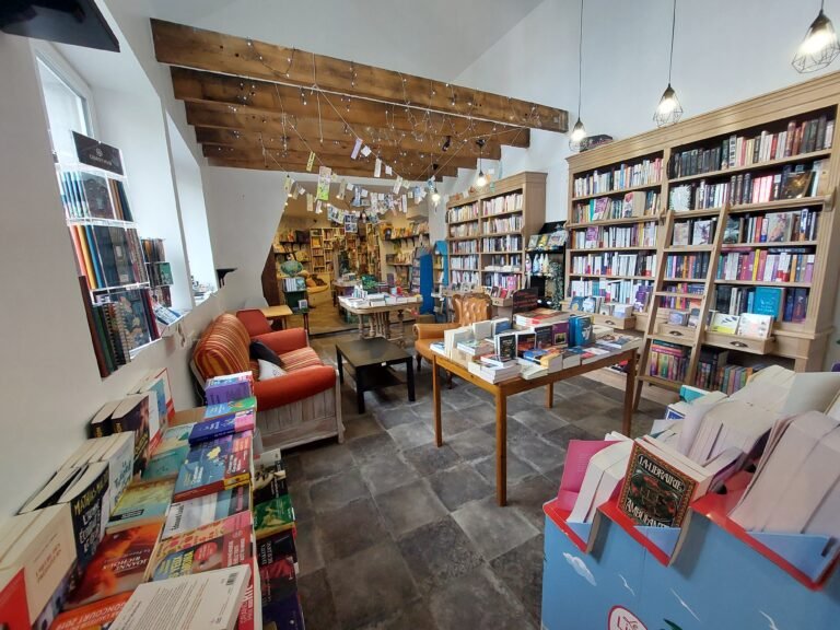 Soutenir la librairie Le Salon des Saisons à Tessy-Bocage