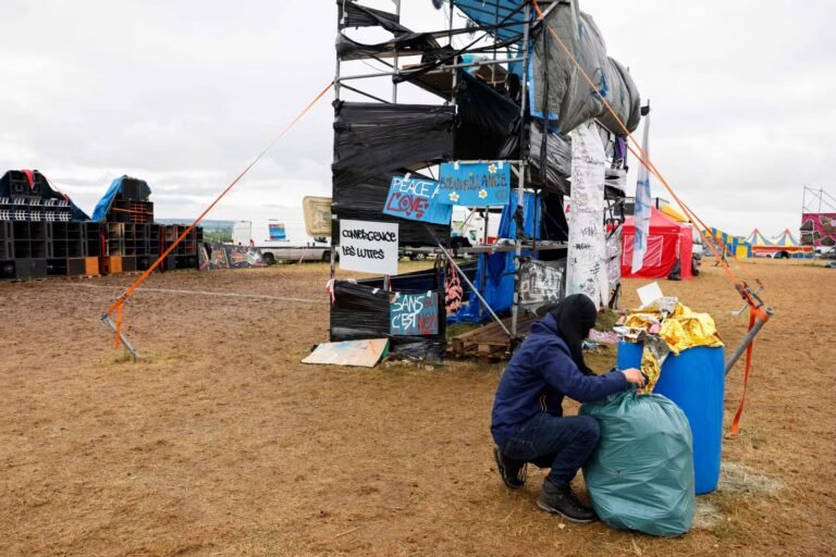« Teknival de Bourges » : les départs se poursuivent, les participants verbalisés