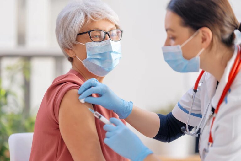 Vaccins à ARN messager : les chercheurs mettent au point un nouveau mélange pour supprimer les rappels