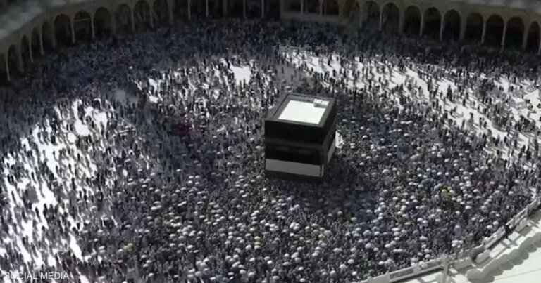 مع اكتمال مناسك الحج.. ضيوف الرحمن يؤدون طواف الوداع
