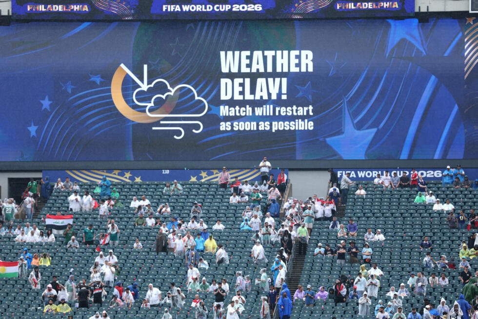 Le message affiché dans le stade de Philadelphie lors du match France-Irak, interrompu à la mi-temps en raison d'une alerte aux orages le 23 juin 2026.