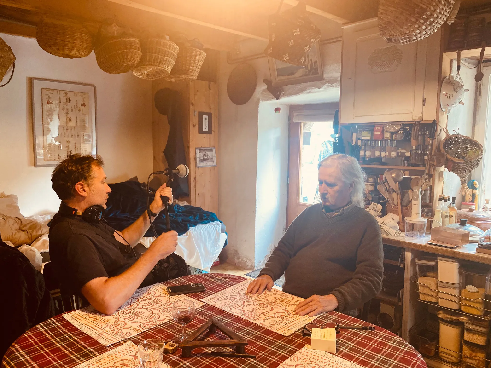 Erik Marchand (à droite) chez lui avec Thomas Dutter (à gauche)
