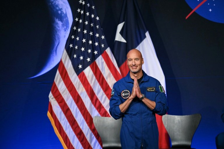 L'astronaute et pilote de l'ESA (Agence spatiale européenne), Luca Parmitano, lors d'une conférence de presse annonçant l'équipage de la mission Artemis III au Centre spatial Johnson de la Nasa à Houston, au Texas, le 9 juin 2026 (AFP - RONALDO SCHEMIDT)