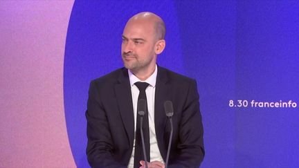 Jean-Noël Barrot sur le plateau du "8h30 franceinfo" le vendredi 19 juin 2026. (FRANCEINFO / RADIO FRANCE)