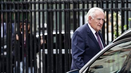 L'ancien Premier ministre Jean-Pierre Raffarin, le 12 juin 2026, à Paris. (STEPHANE DE SAKUTIN / AFP)