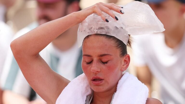 À Roland-Garros ou en amateur, jouer au tennis sous une forte chaleur est un énorme défi physiologique