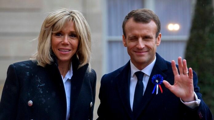 Brigitte Macron, superstar en baskets à Évian-les-Bains : tout le monde se l’arrache pour un selfie