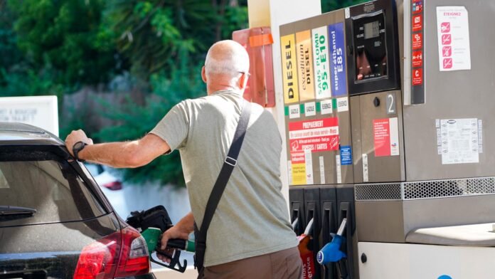 C'est une première depuis le début de la guerre au Moyen-Orient: le gazole et le SP95 repassent sous 1,90 euro le litre
