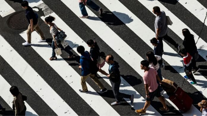 Ce réflexe étrange pousse les humains à marcher dans le sens inverse des aiguilles d'une montre
