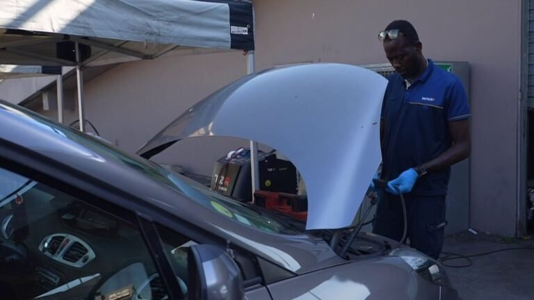 Climatisation des voitures : les garages automobiles débordés face à la demande