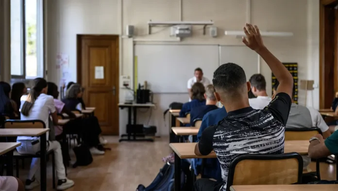 Comment raconter le monde ? : Au lycée, des élèves face à un monde instable