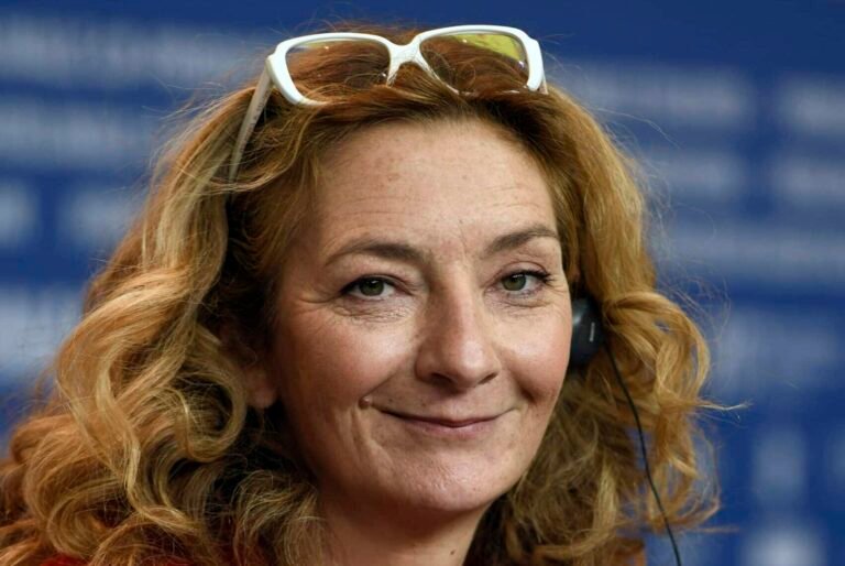 Corinne Masiero : comment elle s’est « retrouvée à la rue » à faire « des tapins à la sauvette » pour de l’argent
