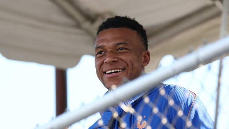 Coupe du monde : Mbappé en spectateur, match avec des jeunes Américains, Gusto touché au pied… Décrassage peu ordinaire pour les Bleus à Boston