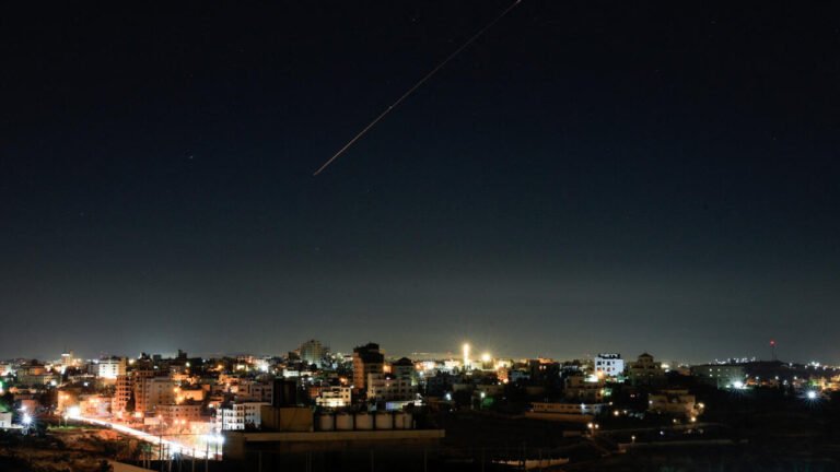 🔴 En direct : Israël signale des tirs de missiles iraniens, les premiers depuis le cessez-le-feu