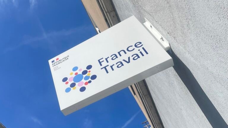 France Travail utilise l'intelligence artificielle pour faciliter le retour à l'emploi et "réinvestir du temps dans l'accompagnement" des chômeurs