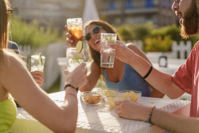 Goutte : 5 boissons (pourtant saines) qui font grimper votre taux d'acide urique Goutte : 5 boissons (pourtant saines) qui font grimper votre taux d'acide urique