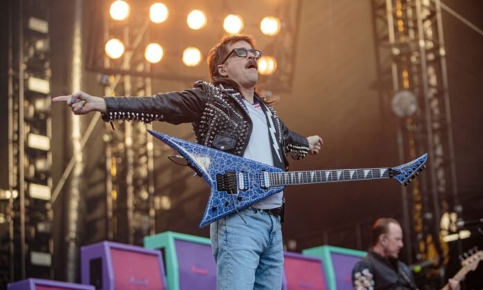 INTERVIEW : Weezer