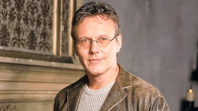 Il a incarné le flegmatique Giles de Buffy contre les vampires : Anthony Head est mort à l'âge de 72 ans