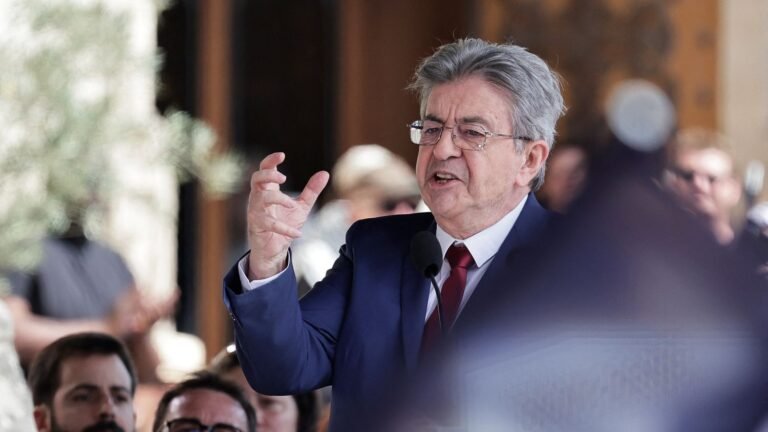 Jean-Luc Mélenchon et LFI veulent "restructurer les régions autour des fleuves" : pour quoi faire et pourquoi ce n'est pas si simple
