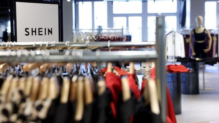 L'Assemblée adopte un texte ciblant l'ultra fast fashion, les députés de gauche s'abstiennent