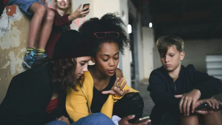 L'interdiction des réseaux sociaux en Australie semble être un échec, mais pas pour la prochaine génération