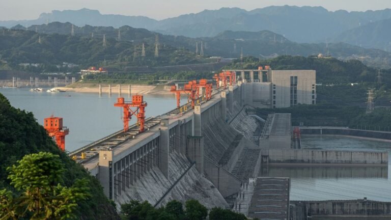 La Chine construit le plus grand barrage du monde dans une région sismique du Tibet