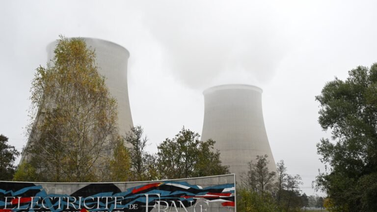 La production est interrompue pour éviter de trop réchauffer la Seine: un deuxième réacteur nucléaire a été arrêté dans l'Aube