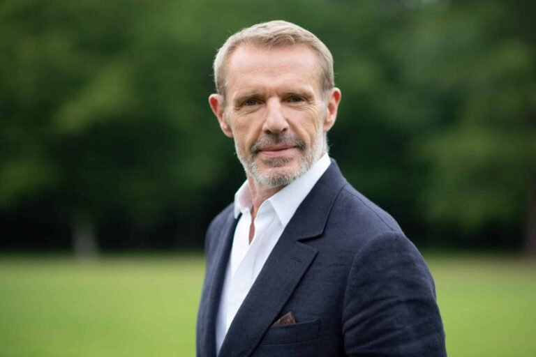 Lambert Wilson, « fils de » : chant, musique, Hollywood… partout, il s’est démarqué de son célèbre père, qui l’a « maudit »