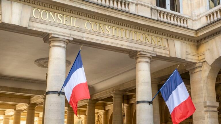 Le Conseil constitutionnel retoque la suppression des frais bancaires de succession