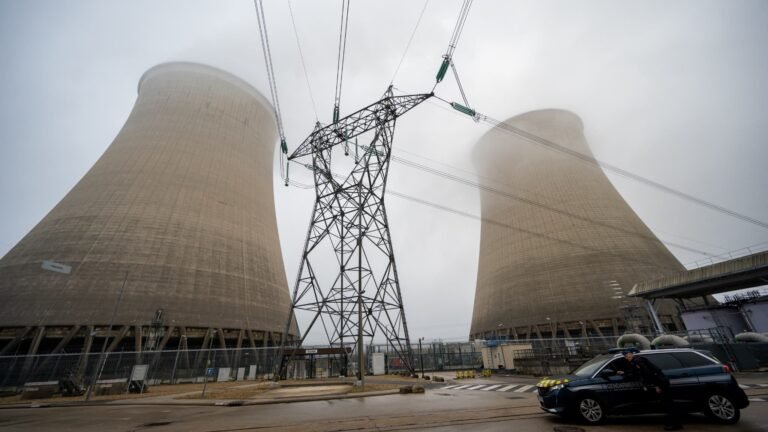 Le thermomètre va monter: pour ne pas réchauffer encore plus les rivières, EDF pourrait réduire sa production d'électricité dans son parc nucléaire