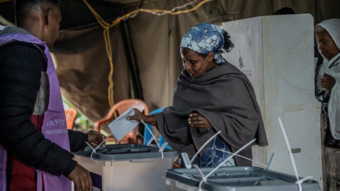Les Éthiopiens votent pour les législatives, le Premier ministre Abiy Ahmed grand favori
