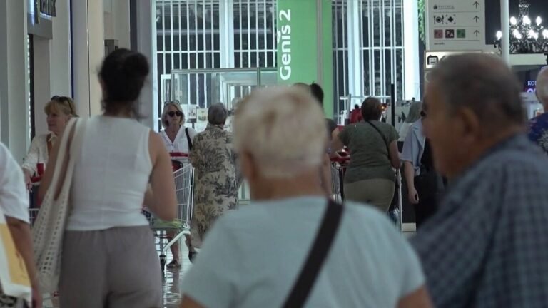 Les fortes températures et les soldes d'été entraînent une hausse de fréquentation des centres commerciaux