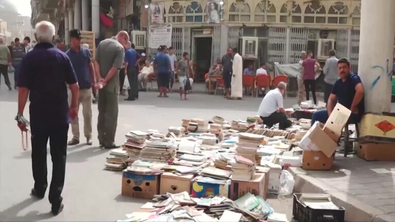Les libraires de la rue Al-Mutanabbi, à Bagdad, dépassés par les événements