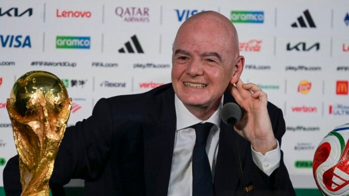 Les milliers de kilomètres en jet privé de Gianni Infantino pour assister aux matchs relancent les critiques sur l'empreinte carbone de la Coupe du monde 2026