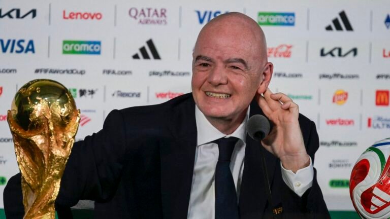 Les milliers de kilomètres en jet privé de Gianni Infantino pour assister aux matchs relancent les critiques sur l'empreinte carbone de la Coupe du monde 2026