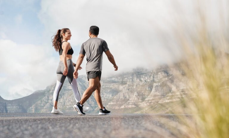 Mal de dos : pourquoi faire des grands pas est une fausse bonne idée