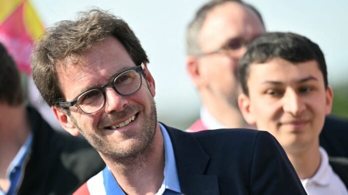 Nicolas Mayer-Rossignol, maire PS de Rouen, annonce une récidive de son cancer de la vessie mais assure aller "bien"
