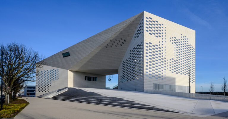 Nouvelle-Aquitaine : l'agence culturelle délaisse la lecture publique, faute de budget