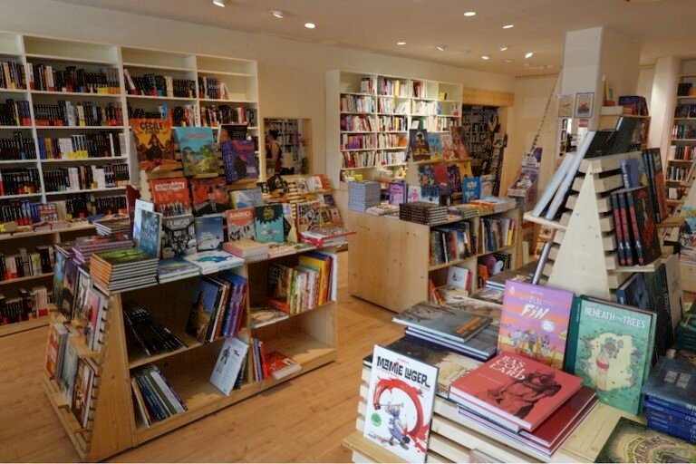 Quand la profession tire la langue, une librairie savoyarde double sa surface et son ambition