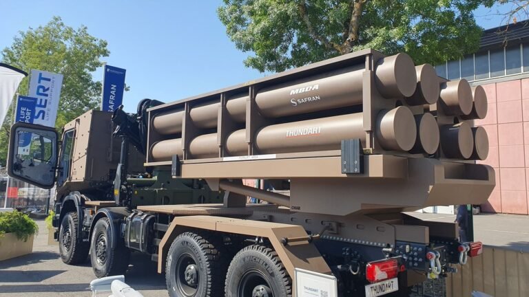 REPORTAGE. Au plus grand salon mondial de l'armement, l'armée opte pour le "100% Français"